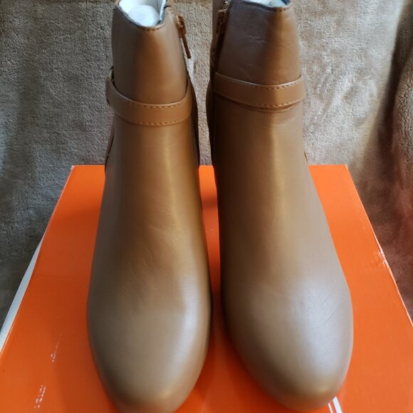 (New) Easy Spirit Espedrina Booties (8 M) - Picture 3 of 9